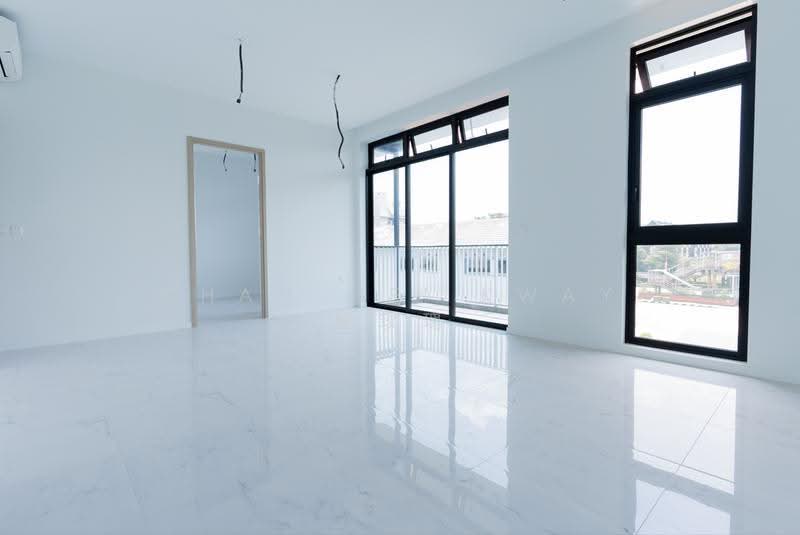 Kovan Jewel, 51 Kovan Road, Hougang / Punggol / Sengkang, 4 Bedrooms, 2,153 sqft, Condominium For Sale, by Chan Mei Kway 曾玫瑰, 500249432 - Living room - PropertyGuru.com.sg