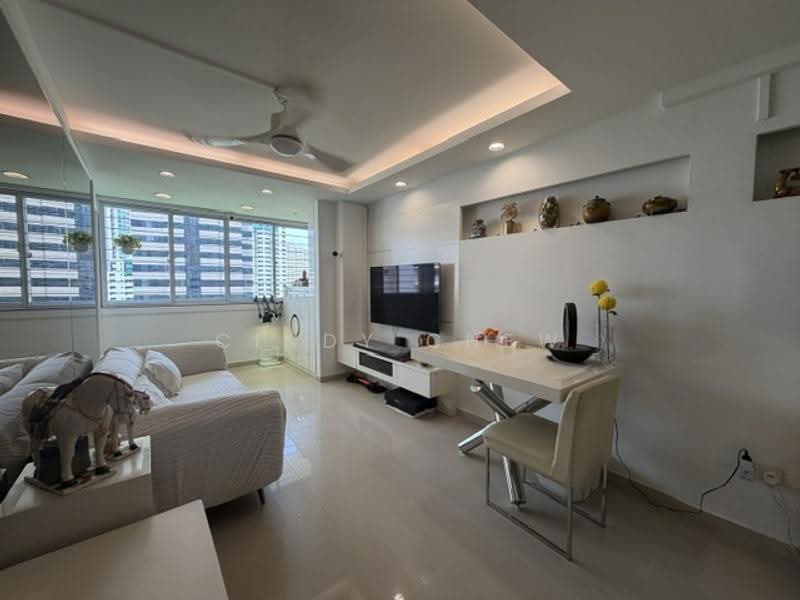32 Jalan Bukit Ho Swee, 32 Jalan Bukit Ho Swee, Alexandra / Commonwealth, 2 Bedrooms, 732 sqft, HDB Flat For Sale, by Cindy Chew, 500249433 - Living Room - PropertyGuru.com.sg