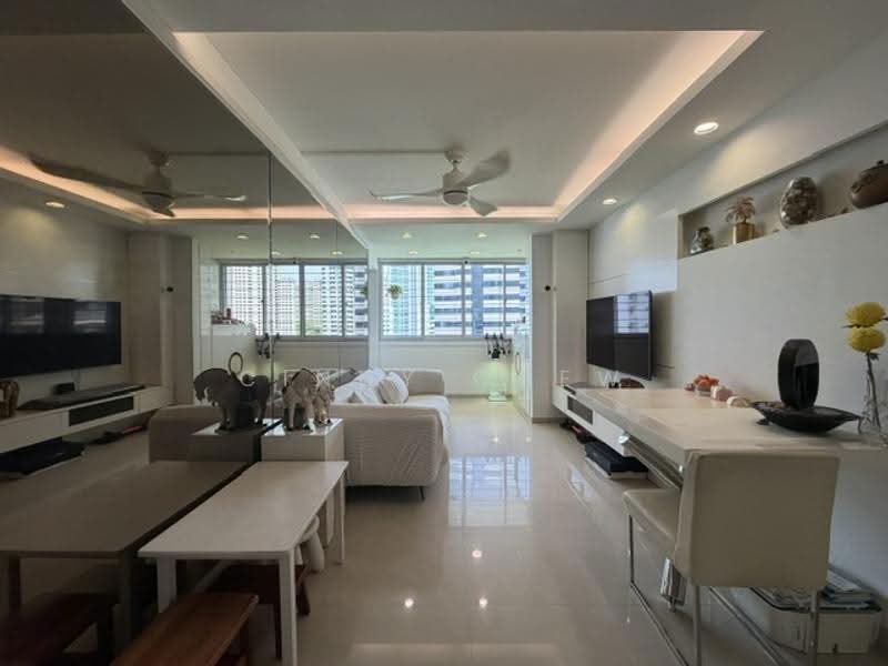 32 Jalan Bukit Ho Swee, 32 Jalan Bukit Ho Swee, Alexandra / Commonwealth, 2 Bedrooms, 732 sqft, HDB Flat For Sale, by Cindy Chew, 500249433 - Living Room - PropertyGuru.com.sg