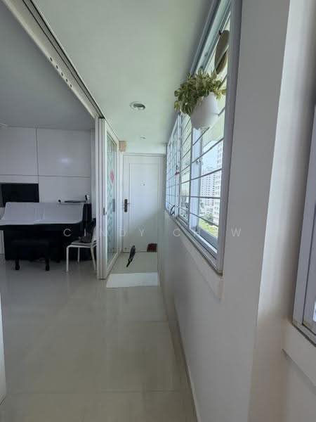32 Jalan Bukit Ho Swee, 32 Jalan Bukit Ho Swee, Alexandra / Commonwealth, 2 Bedrooms, 732 sqft, HDB Flat For Sale, by Cindy Chew, 500249433 - Corridor - PropertyGuru.com.sg