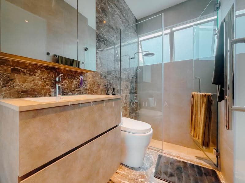 The Greenwich, 15 Seletar Road, Seletar / Yio Chu Kang, 2 Bedrooms, 904 sqft, Condominium For Sale, by Benji Chia, 500249435 - Bathroom - PropertyGuru.com.sg