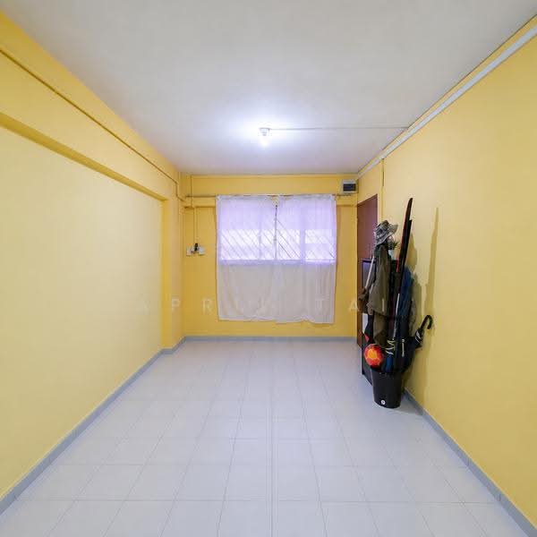 524 Hougang Avenue 6, 524 Hougang Avenue 6, Hougang / Punggol / Sengkang, 2 Bedrooms, 797 sqft, HDB Flat For Sale, by April Tai, 500249439 - Living Room - PropertyGuru.com.sg