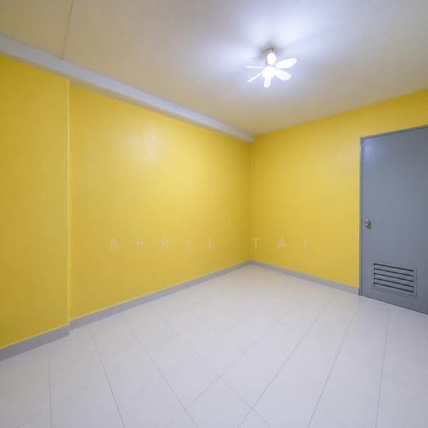 524 Hougang Avenue 6, 524 Hougang Avenue 6, Hougang / Punggol / Sengkang, 2 Bedrooms, 797 sqft, HDB Flat For Sale, by April Tai, 500249439 - Bedroom - PropertyGuru.com.sg