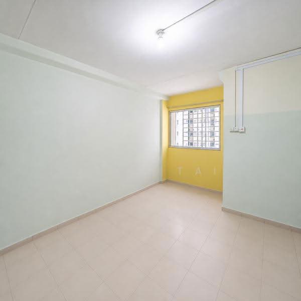 524 Hougang Avenue 6, 524 Hougang Avenue 6, Hougang / Punggol / Sengkang, 2 Bedrooms, 797 sqft, HDB Flat For Sale, by April Tai, 500249439 - Main Bedroom - PropertyGuru.com.sg