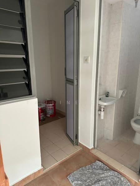 The Florida, 78 Hougang Avenue 7, Hougang / Punggol / Sengkang, 3 Bedrooms, 1,227 sqft, Condominium For Rent, by Pauline Zee, 500249446 - Bathroom - PropertyGuru.com.sg