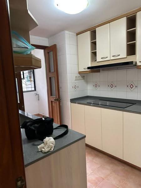 The Florida, 78 Hougang Avenue 7, Hougang / Punggol / Sengkang, 3 Bedrooms, 1,227 sqft, Condominium For Rent, by Pauline Zee, 500249446 - Kitchen - PropertyGuru.com.sg