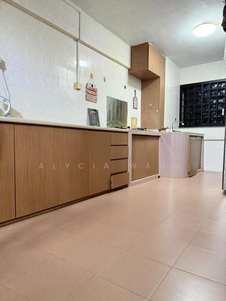 729 Yishun Street 71, 729 Yishun Street 71, Sembawang / Yishun, 2 Bedrooms, 688 sqft, HDB Flat For Rent, by Alycia Wang, 500249454 - Kitchen - PropertyGuru.com.sg