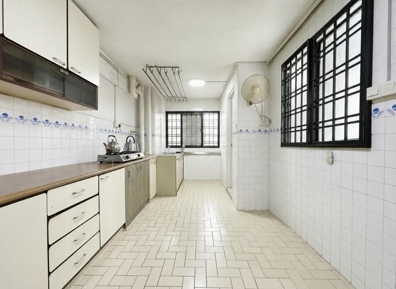 256 Tampines Street 21, 256 Tampines Street 21, Pasir Ris / Tampines, 3 Bedrooms, 1,302 sqft, HDB Flat For Sale, by Silas Tan 陈敬良, 500249474 - Kitchen - PropertyGuru.com.sg