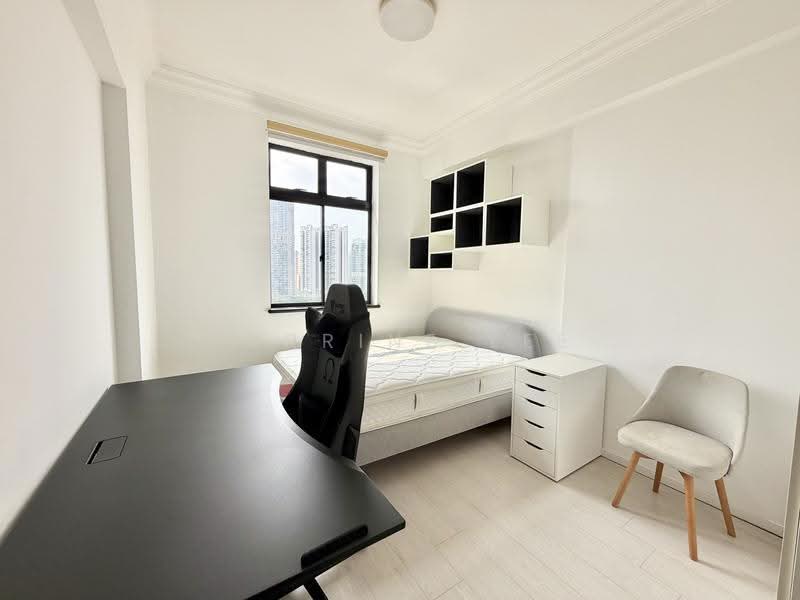 Spring Grove, 53 Grange Road, Tanglin / Holland / Bukit Timah, 2 Bedrooms, 1,012 sqft, Condominium For Sale, by Corrine Lee, 500249487 - Bedroom - PropertyGuru.com.sg