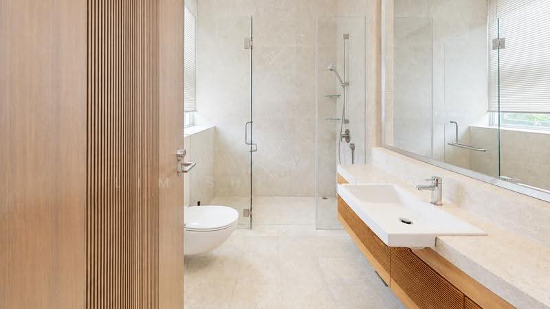 ONE TREE HILL BUNGALOW, Orchard / River Valley, 6 Bedrooms, 6,780 sqft, Bungalow House For Rent, by Lim Sheng Loo, 500249490 - Bathroom - PropertyGuru.com.sg