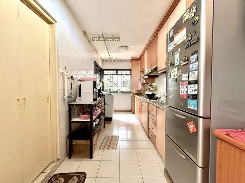 202 Compassvale Drive, 202 Compassvale Drive, Hougang / Punggol / Sengkang, 3 Bedrooms, 915 sqft, HDB Flat For Sale, by Irfan Farihin, 500249495 - Kitchen - PropertyGuru.com.sg