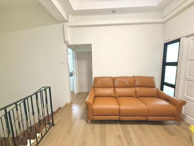 Lakepoint Condo, 2 Lakepoint Drive, Boon Lay / Jurong / Tuas, Room Rental, 140 sqft, Condominium For Rent, by Ben XIA 夏天鹏, 500249535 - Living Room - PropertyGuru.com.sg