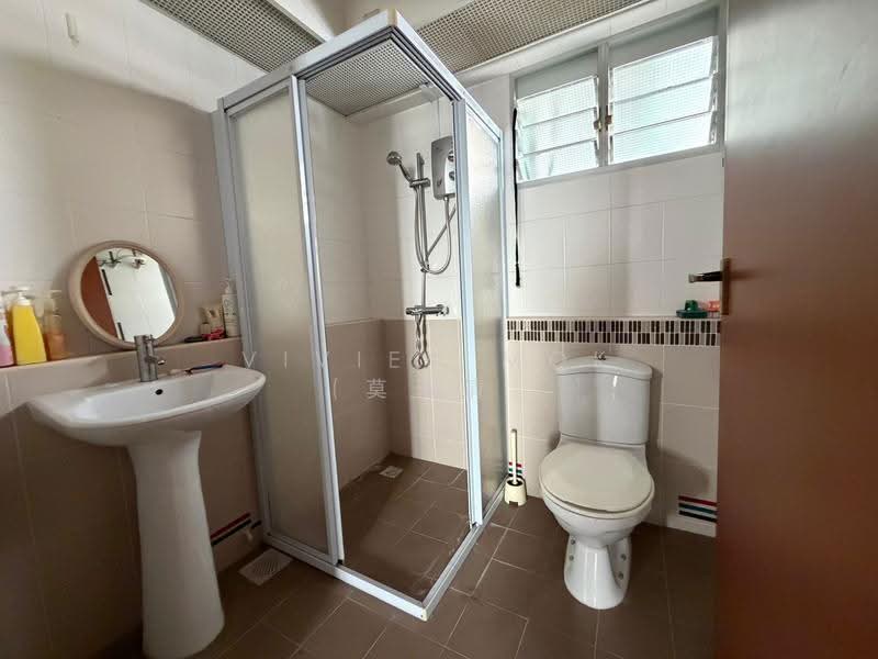 38A Bendemeer Road, 38A Bendemeer Road, Balestier / Toa Payoh, 3 Bedrooms, 990 sqft, HDB Flat For Rent, by Vivien Mok (莫琍清), 500249539 - Common Bathroom - PropertyGuru.com.sg