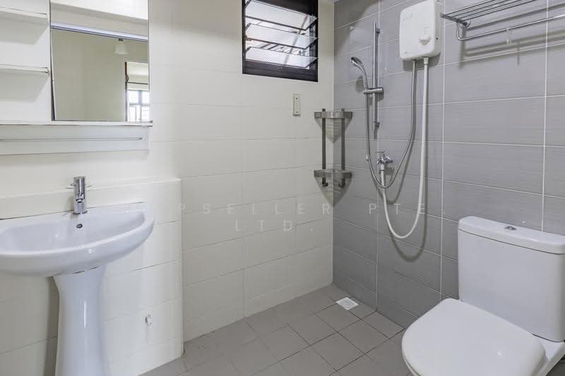 808D Choa Chu Kang Avenue 1, 808D Choa Chu Kang Avenue 1, Dairy Farm / Bukit Panjang / Choa Chu Kang, 3 Bedrooms, 1,206 sqft, HDB Flat For Sale, by Gina Tow, 500249540 - Bathroom - PropertyGuru.com.sg