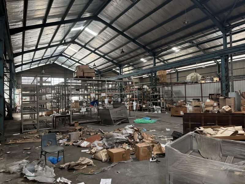 Ground | 7.3m Clear | Drive In Access @ Jurong, Boon Lay / Jurong / Tuas, 7,200 sqft, Warehouse For Rent, by Ryan Chau, 500249557 - Interior - CommercialGuru.com.sg