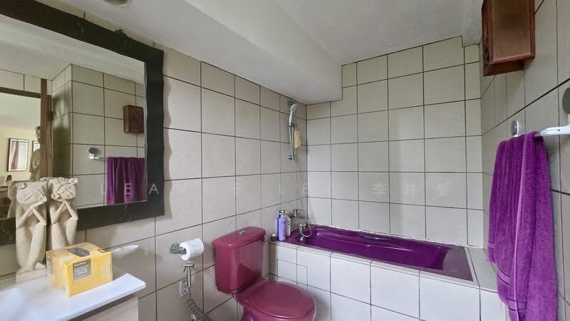 Lakeside Tower, 9G Yuan Ching Road, Boon Lay / Jurong / Tuas, 3 Bedrooms, 1,998 sqft, Apartment For Rent, by LeAnne Lee 李姝瑩, 500249570 - Bathroom - PropertyGuru.com.sg
