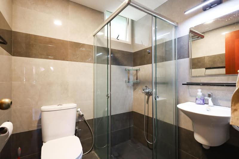 Seletar Springs Condominium, 100 Gerald Drive, Seletar / Yio Chu Kang, 3 Bedrooms, 1,561 sqft, Condominium For Rent, by Ivan Lam, 500249578 - Bathroom - PropertyGuru.com.sg