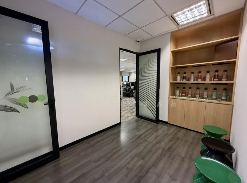 ORCHARD | Well Fitted Office | Sheltered to MRT Station |, Orchard MRT, Orchard / River Valley, 2,056 sqft, Office For Rent, by Amy Aw 胡嘉薇, 500249606 - CommercialGuru.com.sg