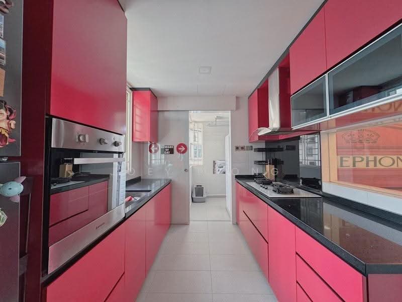 Rio Vista, 24 Upper Serangoon View, Hougang / Punggol / Sengkang, 3 Bedrooms, 1,249 sqft, Condominium For Sale, by Joey Leong, 500249612 - Renovated Modern Looking Kitchen - PropertyGuru.com.sg