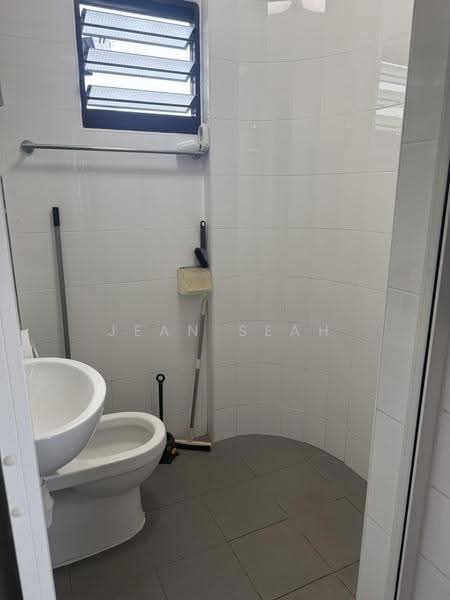 314 Hougang Avenue 5, 314 Hougang Avenue 5, Hougang / Punggol / Sengkang, Room Rental, 100 sqft, HDB Flat For Rent, by Jean Seah, 500249618 - Bathroom - PropertyGuru.com.sg