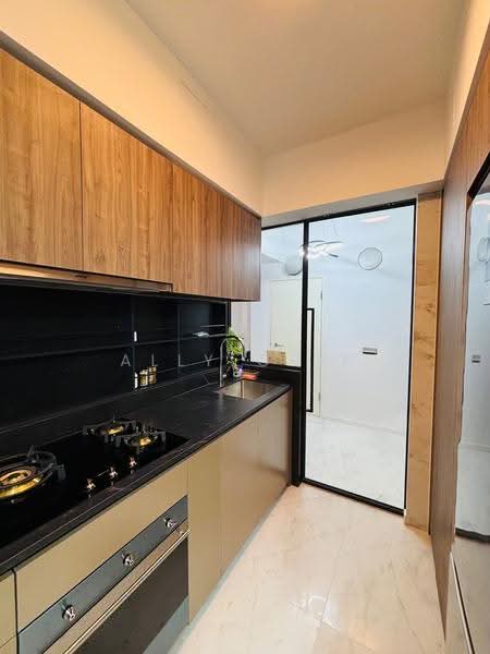 Sceneca Residence, Tanah Merah Kechil Link, Bedok / Upper East Coast, 3 Bedrooms, 1,119 sqft, Condominium For Rent, by Ally Chin, 500249622 - Kitchen - PropertyGuru.com.sg