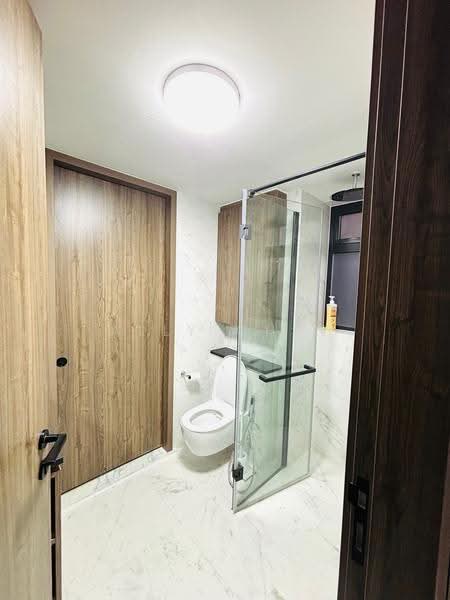 Sceneca Residence, Tanah Merah Kechil Link, Bedok / Upper East Coast, 3 Bedrooms, 1,119 sqft, Condominium For Rent, by Ally Chin, 500249622 - Common Bathroom - PropertyGuru.com.sg