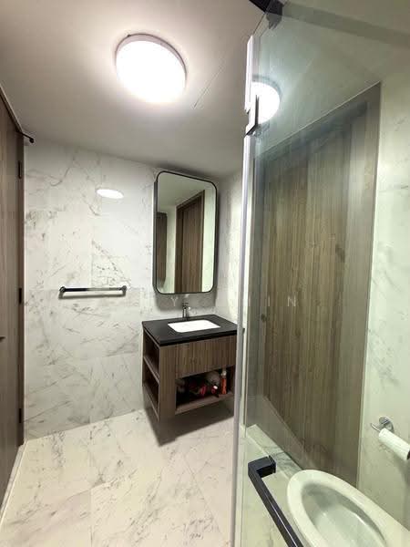 Sceneca Residence, Tanah Merah Kechil Link, Bedok / Upper East Coast, 3 Bedrooms, 1,119 sqft, Condominium For Rent, by Ally Chin, 500249622 - Common Bathroom - PropertyGuru.com.sg