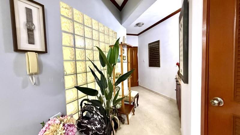 Simsville, 6 Geylang East Avenue 2, Eunos / Geylang / Paya Lebar, 4 Bedrooms, 1,528 sqft, Condominium For Sale, by Hamzah Salleh, 500249645 - Entrance - PropertyGuru.com.sg