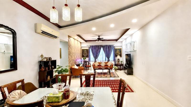 Simsville, 6 Geylang East Avenue 2, Eunos / Geylang / Paya Lebar, 4 Bedrooms, 1,528 sqft, Condominium For Sale, by Hamzah Salleh, 500249645 - Living Room - PropertyGuru.com.sg