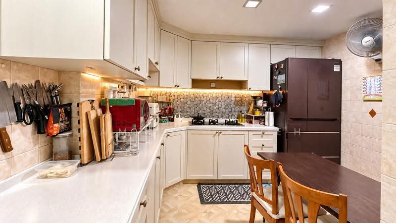 Simsville, 6 Geylang East Avenue 2, Eunos / Geylang / Paya Lebar, 4 Bedrooms, 1,528 sqft, Condominium For Sale, by Hamzah Salleh, 500249645 - Kitchen - PropertyGuru.com.sg