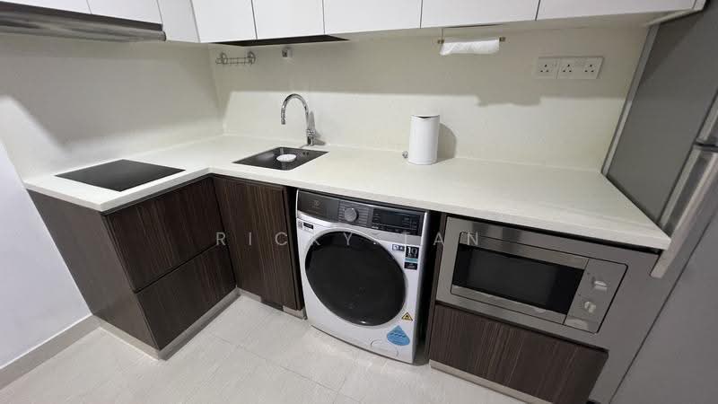 La Fiesta, 60 Sengkang Square, Hougang / Punggol / Sengkang, 1 Bedroom, 452 sqft, Condominium For Sale, by Ricky Tan, 500249649 - Kitchen - PropertyGuru.com.sg