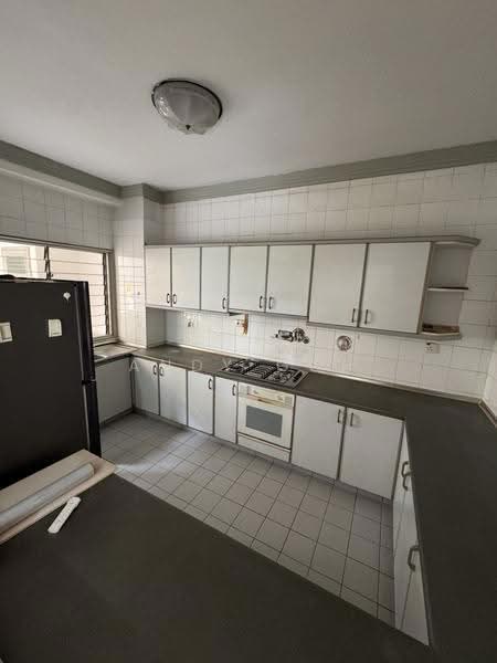 Pinewood Gardens, 21 Balmoral Park, Tanglin / Holland / Bukit Timah, 3 Bedrooms, 1,649 sqft, Condominium For Sale, by Andy Goh, 500249659 - Kitchen - PropertyGuru.com.sg