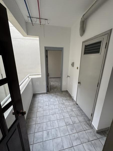Pinewood Gardens, 21 Balmoral Park, Tanglin / Holland / Bukit Timah, 3 Bedrooms, 1,649 sqft, Condominium For Sale, by Andy Goh, 500249659 - Balcony - PropertyGuru.com.sg