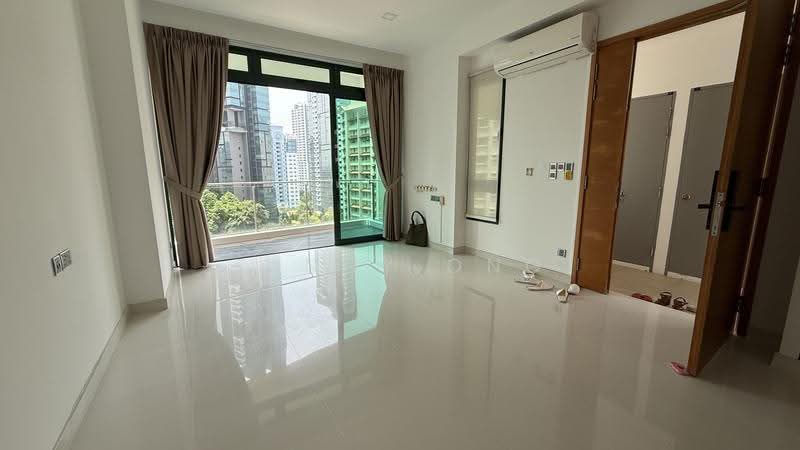 Riveria Gardens, 8 River Valley Grove, Orchard / River Valley, 2 Bedrooms, 969 sqft, Condominium For Rent, by Fanny Ong, 500249693 - Balcony - PropertyGuru.com.sg