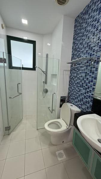 Riveria Gardens, 8 River Valley Grove, Orchard / River Valley, 2 Bedrooms, 969 sqft, Condominium For Rent, by Fanny Ong, 500249693 - Bathroom - PropertyGuru.com.sg
