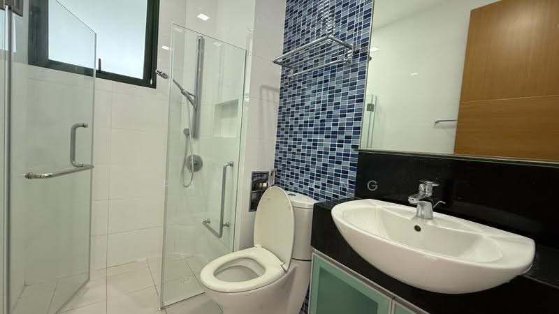 Riveria Gardens, 8 River Valley Grove, Orchard / River Valley, 2 Bedrooms, 969 sqft, Condominium For Rent, by Fanny Ong, 500249693 - Bathroom - PropertyGuru.com.sg