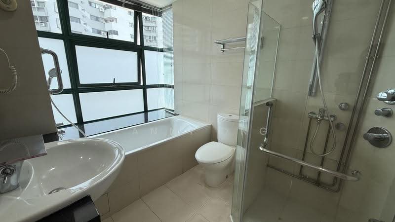 Riveria Gardens, 8 River Valley Grove, Orchard / River Valley, 2 Bedrooms, 969 sqft, Condominium For Rent, by Fanny Ong, 500249693 - Bathroom - PropertyGuru.com.sg
