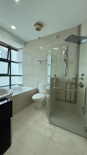 Riveria Gardens, 8 River Valley Grove, Orchard / River Valley, 2 Bedrooms, 969 sqft, Condominium For Rent, by Fanny Ong, 500249693 - Bathroom - PropertyGuru.com.sg
