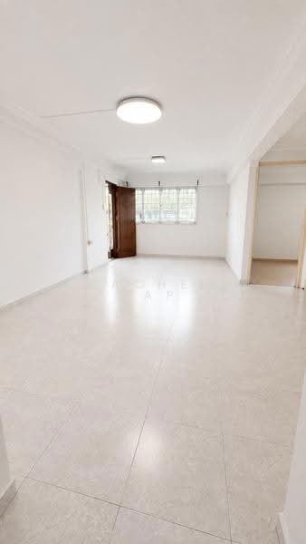 410 Bedok North Avenue 2, 410 Bedok North Avenue 2, Bedok / Upper East Coast, 2 Bedrooms, 990 sqft, HDB Flat For Sale, by Rachel Yap, 500249700 - Living Room - PropertyGuru.com.sg