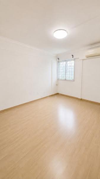 410 Bedok North Avenue 2, 410 Bedok North Avenue 2, Bedok / Upper East Coast, 2 Bedrooms, 990 sqft, HDB Flat For Sale, by Rachel Yap, 500249700 - Common Bedroom - PropertyGuru.com.sg