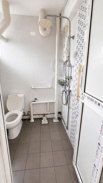 410 Bedok North Avenue 2, 410 Bedok North Avenue 2, Bedok / Upper East Coast, 2 Bedrooms, 990 sqft, HDB Flat For Sale, by Rachel Yap, 500249700 - Bathroom - PropertyGuru.com.sg