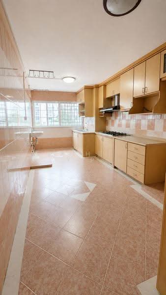 410 Bedok North Avenue 2, 410 Bedok North Avenue 2, Bedok / Upper East Coast, 2 Bedrooms, 990 sqft, HDB Flat For Sale, by Rachel Yap, 500249700 - Kitchen - PropertyGuru.com.sg
