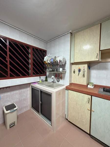 73 Geylang Bahru, 73 Geylang Bahru, Balestier / Toa Payoh, 2 Bedrooms, 635 sqft, HDB Flat For Sale, by Norjahan Majeed, 500249702 - Kitchen - PropertyGuru.com.sg