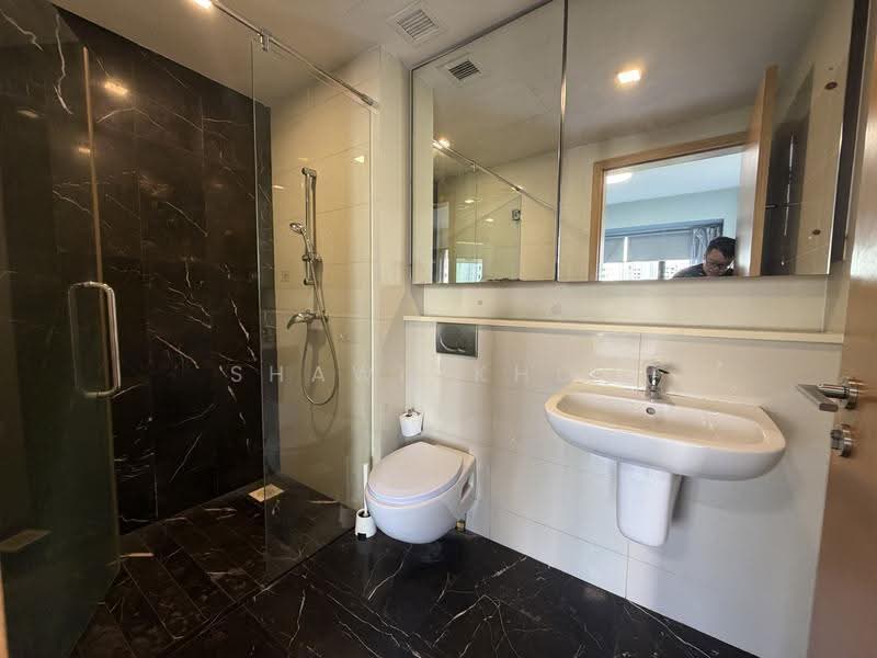 8 @ Woodleigh, 8 Woodleigh Close, Macpherson / Potong Pasir, Studio, 386 sqft, Condominium For Rent, by Shawn Khoo, 500249713 - Bathroom - PropertyGuru.com.sg