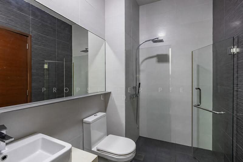 Vibes @ Upper Serangoon, 488 Upper Serangoon Road, Hougang / Punggol / Sengkang, 2 Bedrooms, 850 sqft, Apartment For Sale, by Kelly Tan, 500249723 - Bathroom - PropertyGuru.com.sg