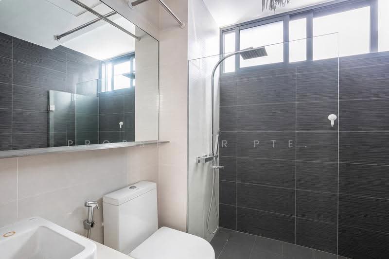 Vibes @ Upper Serangoon, 488 Upper Serangoon Road, Hougang / Punggol / Sengkang, 2 Bedrooms, 850 sqft, Apartment For Sale, by Kelly Tan, 500249723 - Bathroom - PropertyGuru.com.sg