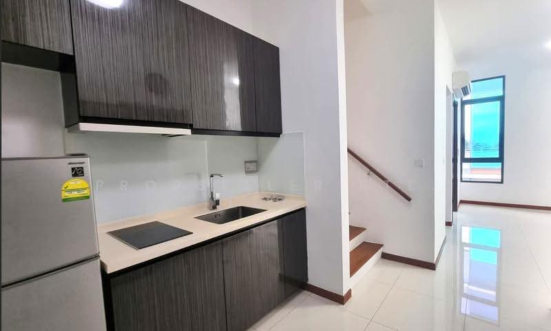 Vibes @ Upper Serangoon, 488 Upper Serangoon Road, Hougang / Punggol / Sengkang, 2 Bedrooms, 850 sqft, Apartment For Sale, by Kelly Tan, 500249723 - Kitchen - PropertyGuru.com.sg