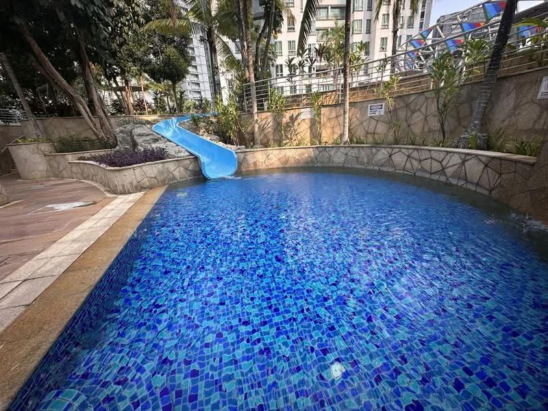 Amaryllis Ville, 20 Newton Road, Newton / Novena, 2 Bedrooms, 958 sqft, Condominium For Sale, by Nisi Lee 李宜禧, 500249751 - Kids Pool with Slide - PropertyGuru.com.sg