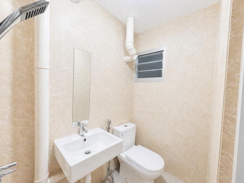 116 Hougang Avenue 1, 116 Hougang Avenue 1, Hougang / Punggol / Sengkang, 2 Bedrooms, 721 sqft, HDB Flat For Sale, by Jeremy Koh, 500249769 - Bathroom - PropertyGuru.com.sg