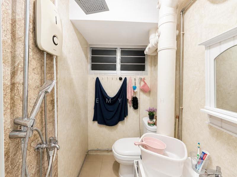 116 Hougang Avenue 1, 116 Hougang Avenue 1, Hougang / Punggol / Sengkang, 2 Bedrooms, 721 sqft, HDB Flat For Sale, by Jeremy Koh, 500249769 - Bathroom - PropertyGuru.com.sg